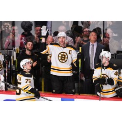 Zdeno Chára beschließt, zu den Boston Bruins zurückzukehren, um Neuigkeiten über seinen Ruhestand bekannt zu geben